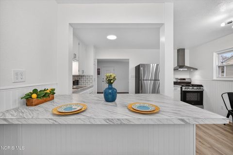 Tiny photo for 927 W Northgate Parkway, Toledo, OH 43612 (MLS # 10005112)