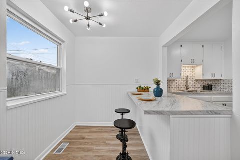 Tiny photo for 927 W Northgate Parkway, Toledo, OH 43612 (MLS # 10005112)