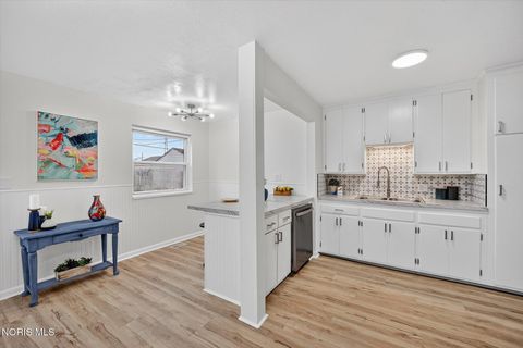 Tiny photo for 927 W Northgate Parkway, Toledo, OH 43612 (MLS # 10005112)