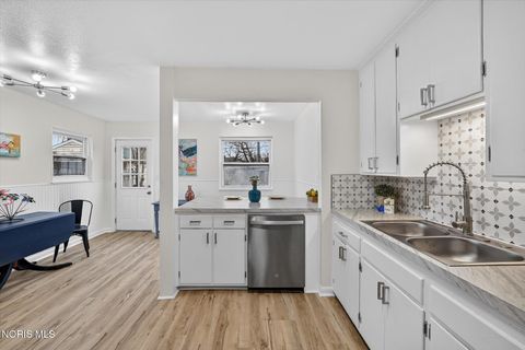 Tiny photo for 927 W Northgate Parkway, Toledo, OH 43612 (MLS # 10005112)