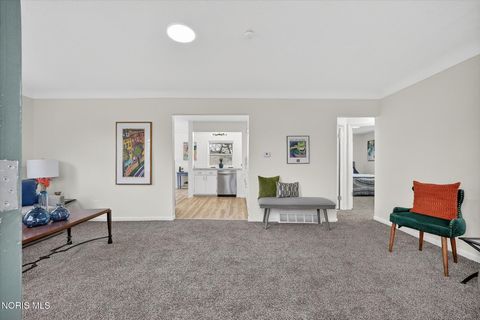 Tiny photo for 927 W Northgate Parkway, Toledo, OH 43612 (MLS # 10005112)