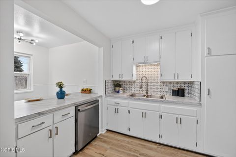 Tiny photo for 927 W Northgate Parkway, Toledo, OH 43612 (MLS # 10005112)