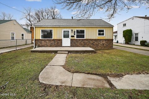 Photo of 927 W Northgate Parkway, Toledo, OH 43612 (MLS # 10005112)
