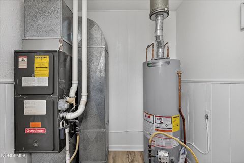 Tiny photo for 927 W Northgate Parkway, Toledo, OH 43612 (MLS # 10005112)