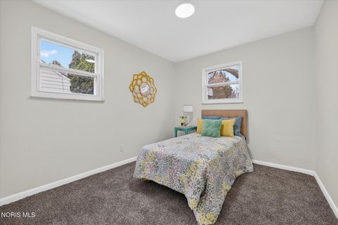 Tiny photo for 927 W Northgate Parkway, Toledo, OH 43612 (MLS # 10005112)