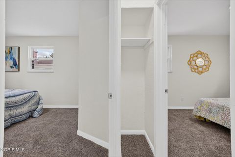 Tiny photo for 927 W Northgate Parkway, Toledo, OH 43612 (MLS # 10005112)