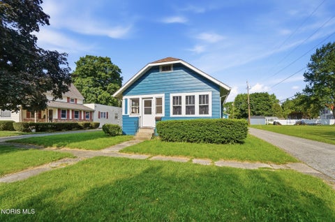 Tiny photo for 615 S Wood Street, Fostoria, OH 44830 (MLS # 10011735)