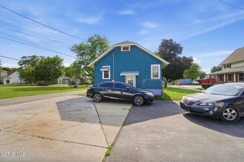 Tiny photo for 615 S Wood Street, Fostoria, OH 44830 (MLS # 10011735)