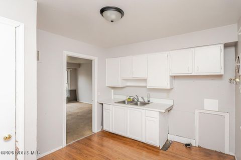 Tiny photo for 4244 N Lockwood Avenue, Toledo, OH 43612 (MLS # 10003447)