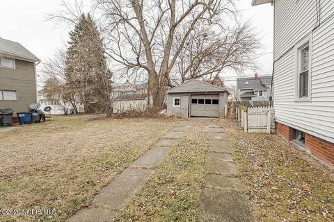 Tiny photo for 4244 N Lockwood Avenue, Toledo, OH 43612 (MLS # 10003447)