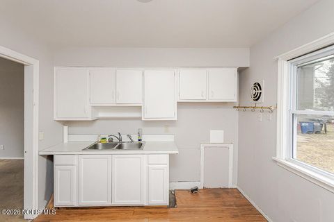 Tiny photo for 4244 N Lockwood Avenue, Toledo, OH 43612 (MLS # 10003447)