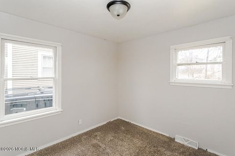 Tiny photo for 4244 N Lockwood Avenue, Toledo, OH 43612 (MLS # 10003447)