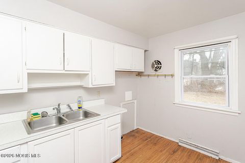 Tiny photo for 4244 N Lockwood Avenue, Toledo, OH 43612 (MLS # 10003447)