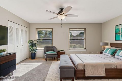 Tiny photo for 6818 Fenwyck Road #18, Maumee, OH 43537 (MLS # 10000121)