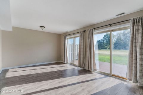 Tiny photo for 6818 Fenwyck Road #18, Maumee, OH 43537 (MLS # 10000121)