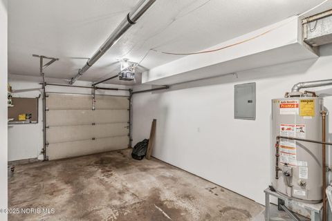 Tiny photo for 6818 Fenwyck Road #18, Maumee, OH 43537 (MLS # 10000121)