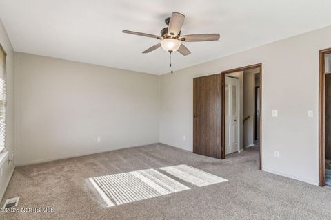 Tiny photo for 6818 Fenwyck Road #18, Maumee, OH 43537 (MLS # 10000121)