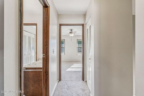 Tiny photo for 6818 Fenwyck Road #18, Maumee, OH 43537 (MLS # 10000121)