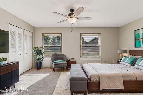 Tiny photo for 6818 Fenwyck Road #18, Maumee, OH 43537 (MLS # 10000121)