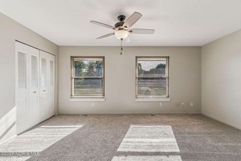 Tiny photo for 6818 Fenwyck Road #18, Maumee, OH 43537 (MLS # 10000121)