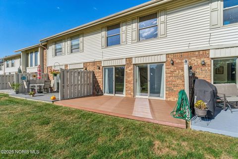 Tiny photo for 6818 Fenwyck Road #18, Maumee, OH 43537 (MLS # 10000121)