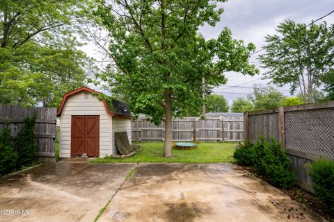 Tiny photo for 325 Wilson Street, Defiance, OH 43512 (MLS # 10009328)
