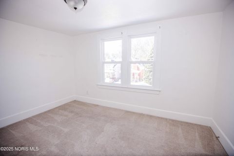 Tiny photo for 2032 Elliott Avenue, Toledo, OH 43606 (MLS # 10002275)