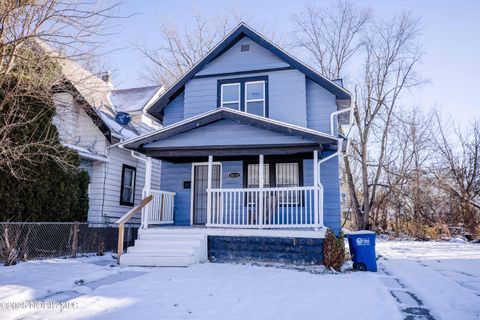 Photo of 2032 Elliott Avenue, Toledo, OH 43606 (MLS # 10002275)