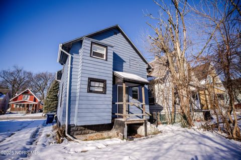 Tiny photo for 2032 Elliott Avenue, Toledo, OH 43606 (MLS # 10002275)