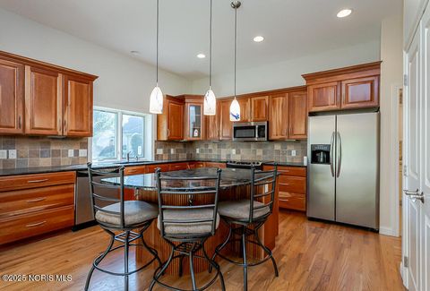 Tiny photo for 3816 Ravine Hollow Court, Maumee, OH 43537 (MLS # 10000319)