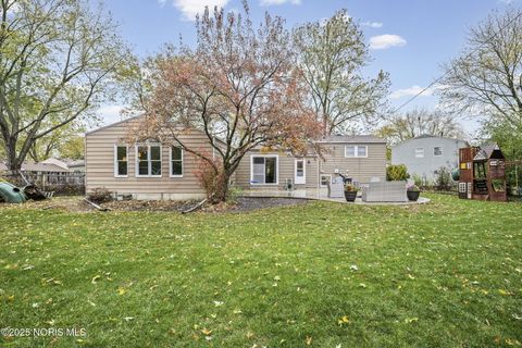Tiny photo for 130 Cedar Court, Perrysburg, OH 43551 (MLS # 10000870)