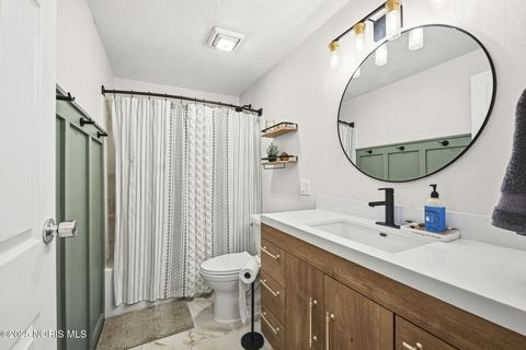 Tiny photo for 130 Cedar Court, Perrysburg, OH 43551 (MLS # 10000870)