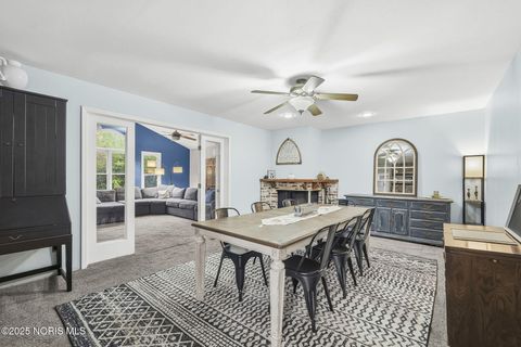 Tiny photo for 130 Cedar Court, Perrysburg, OH 43551 (MLS # 10000870)