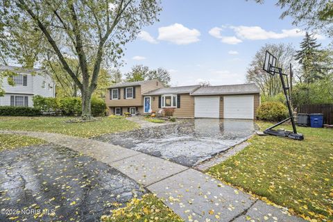 Tiny photo for 130 Cedar Court, Perrysburg, OH 43551 (MLS # 10000870)