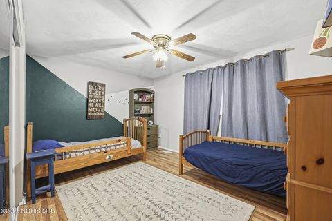 Tiny photo for 130 Cedar Court, Perrysburg, OH 43551 (MLS # 10000870)