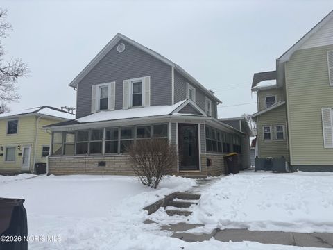 Photo of 429 Summit Street, Defiance, OH 43512 (MLS # 10003838)