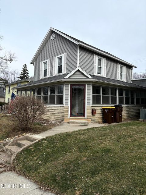 Photo of 429 Summit Street, Defiance, OH 43512 (MLS # 10003838)