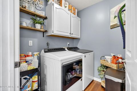 Tiny photo for 925 W Melrose Avenue, Findlay, OH 45840 (MLS # 10000414)