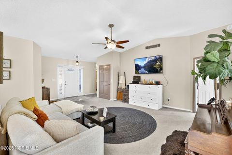 Tiny photo for 925 W Melrose Avenue, Findlay, OH 45840 (MLS # 10000414)