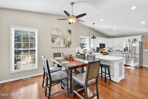 Tiny photo for 925 W Melrose Avenue, Findlay, OH 45840 (MLS # 10000414)