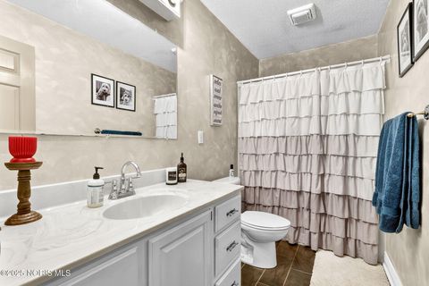 Tiny photo for 925 W Melrose Avenue, Findlay, OH 45840 (MLS # 10000414)