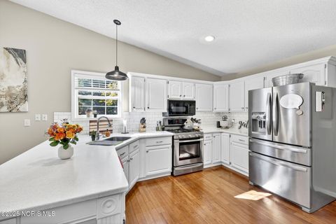 Tiny photo for 925 W Melrose Avenue, Findlay, OH 45840 (MLS # 10000414)