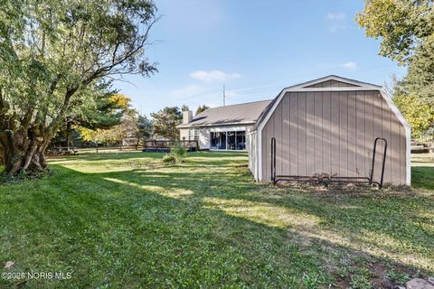 Tiny photo for 925 W Melrose Avenue, Findlay, OH 45840 (MLS # 10000414)