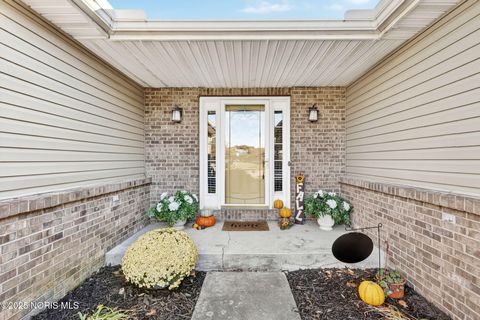 Tiny photo for 925 W Melrose Avenue, Findlay, OH 45840 (MLS # 10000414)