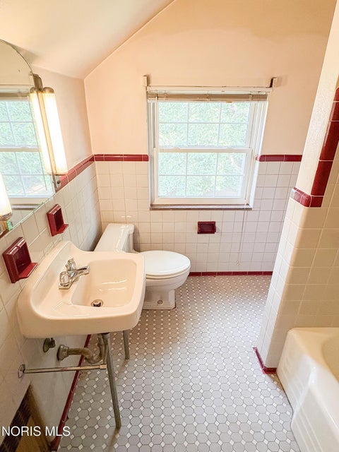 Tiny photo for 2666 Secor Road, Toledo, OH 43606 (MLS # 10012545)