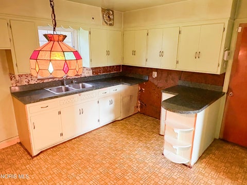 Tiny photo for 2666 Secor Road, Toledo, OH 43606 (MLS # 10012545)