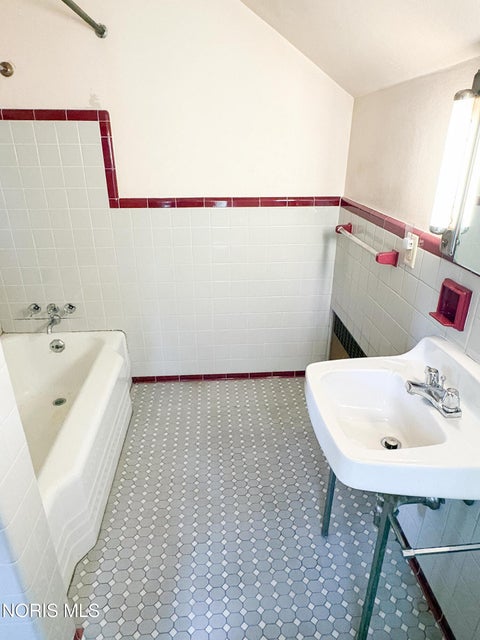 Tiny photo for 2666 Secor Road, Toledo, OH 43606 (MLS # 10012545)