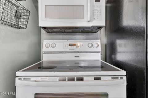 Tiny photo for 5621 Harvest Lane, Toledo, OH 43623 (MLS # 10007743)