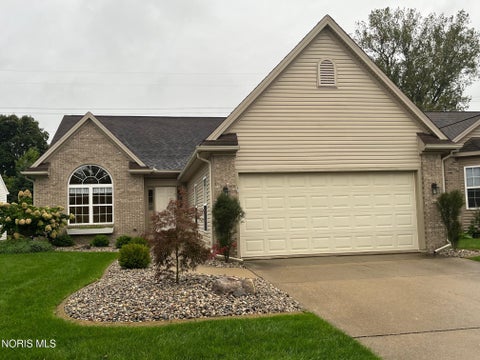 Photo of 4967 Lake Breeze Lane, Maumee, OH 43537 (MLS # 10013833)