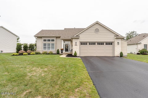 Homes For Sale - 7954 Hidden View Drive<br/> Lucas County, Holland, OH 43528